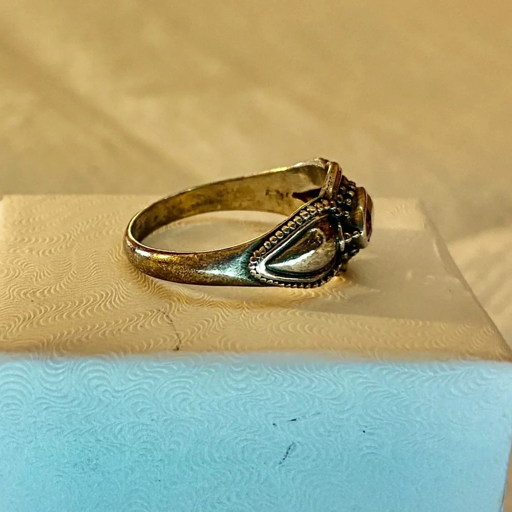 Vintage Dainty Oval Cut, Amethyst Ring in 9.25 Sterling Silver Size 8.0 - Picture 6 of 8